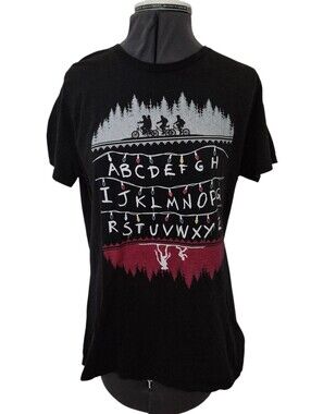 5/$25 Netflix Stranger Things T-Shirt Size L